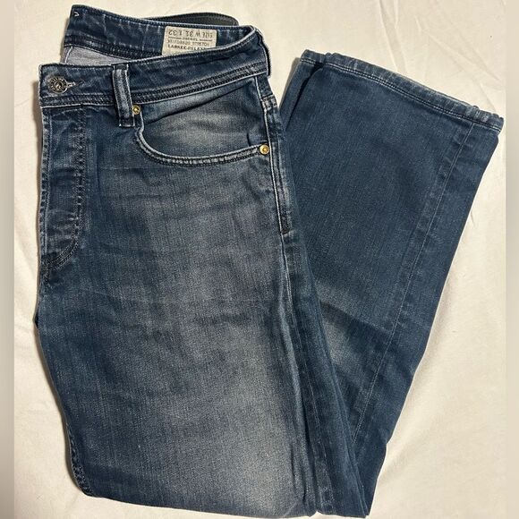 Diesel Jeans Larkee 31x32 Blue Denim Regular Fit Straight Leg Mens Jeans - Picture 2 of 16